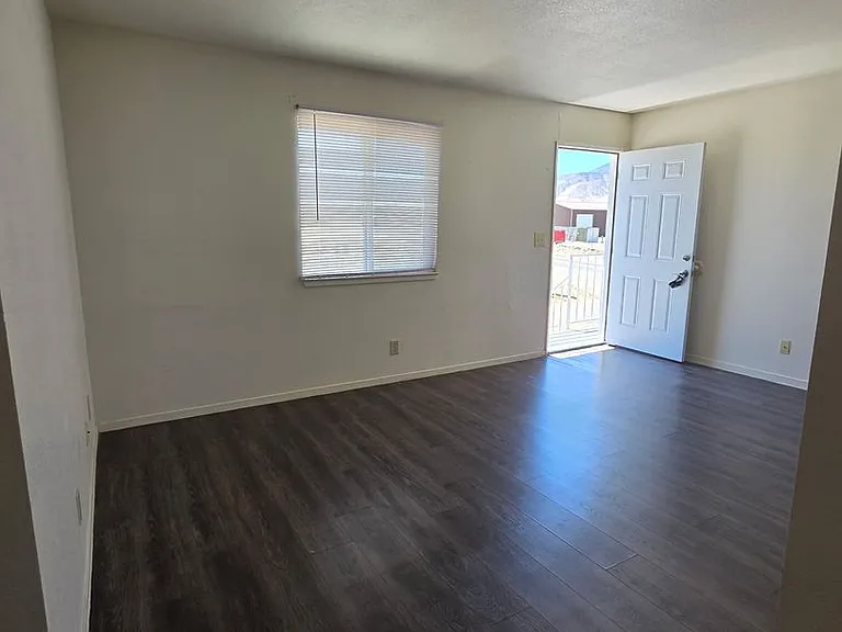 510 E 1st St, Hawthorne, NV 89415 — Photo 23