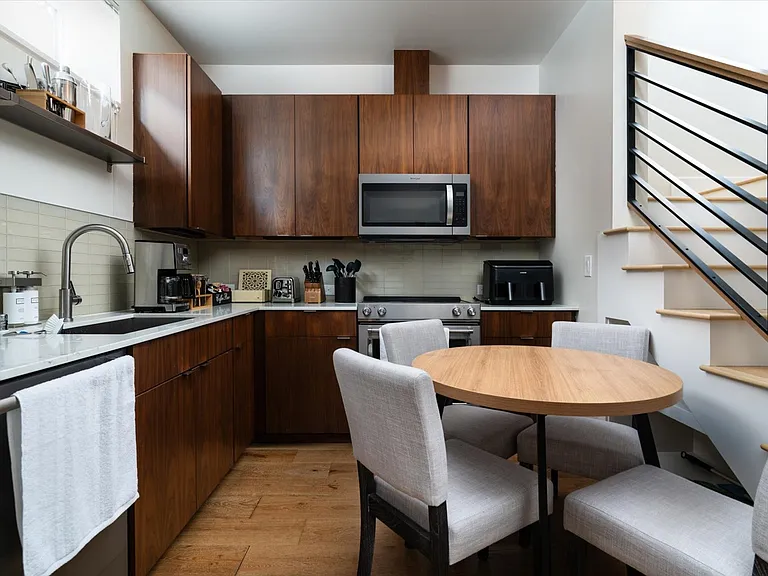 2218C Franklin Ave E #C — Photo 16