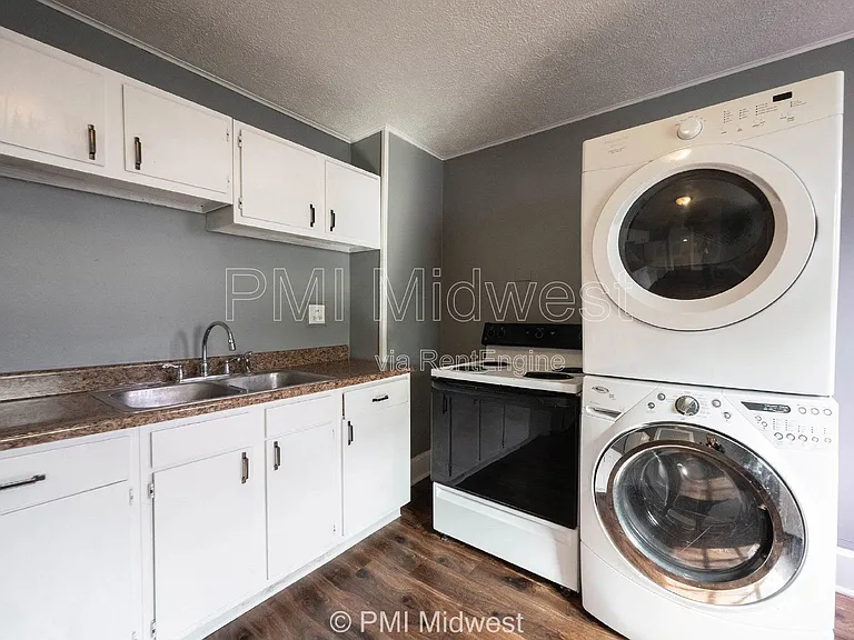 1604 E Kelly St — Photo 13