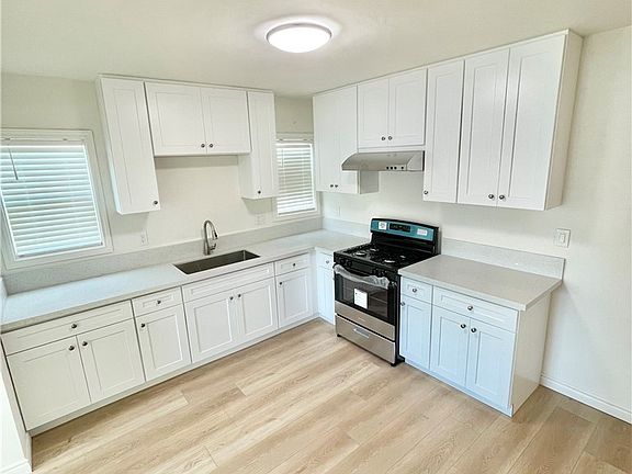 4th image of 1504 S Garfield Ave