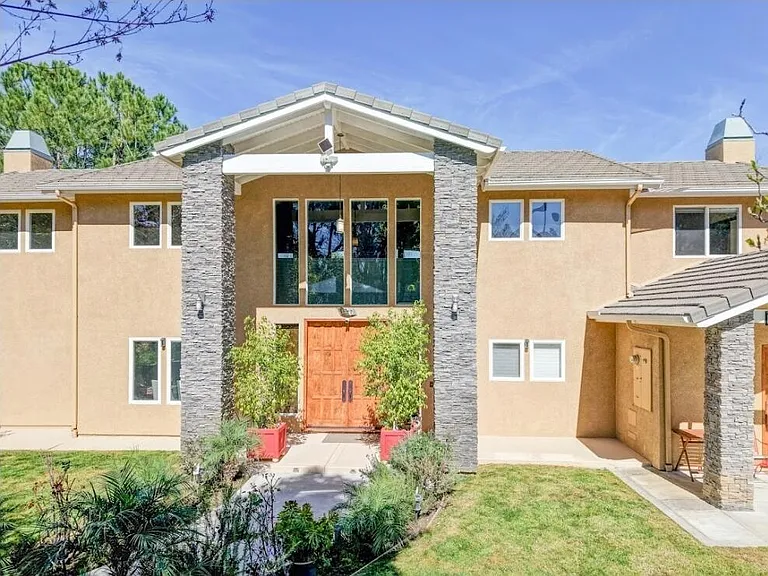 1377 Knoll Rd #B — Photo 1