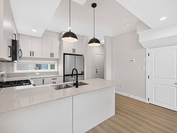 5th image of 11306 123rd St NW #1584733