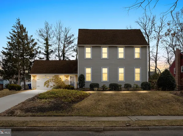 848 Waterford Dr, Delran, NJ 08075