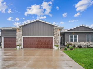 1528 Faithway Dr, Cedar Falls, IA 50613
