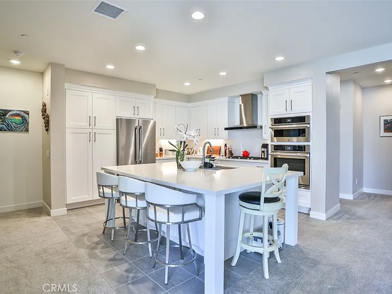 3318 Doheny Way — Photo 2
