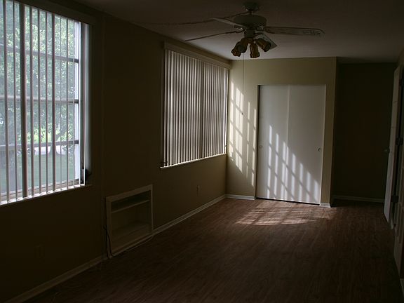 3rd image of 2070 World Parkway Blvd APT 32