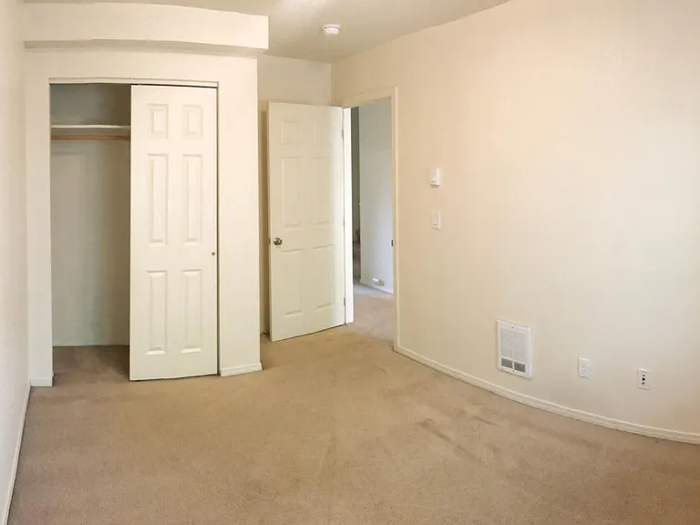 419 NE Morton St — Photo 5