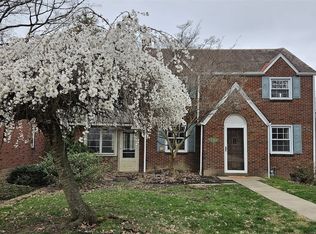 2364 Hollywood Dr, Pittsburgh, PA 15235