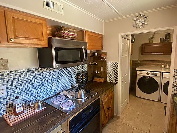 2nd image of 230 Aurora Cir