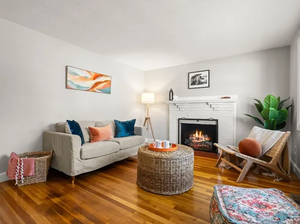 101 Chesbrough Rd, West Roxbury, MA 02132