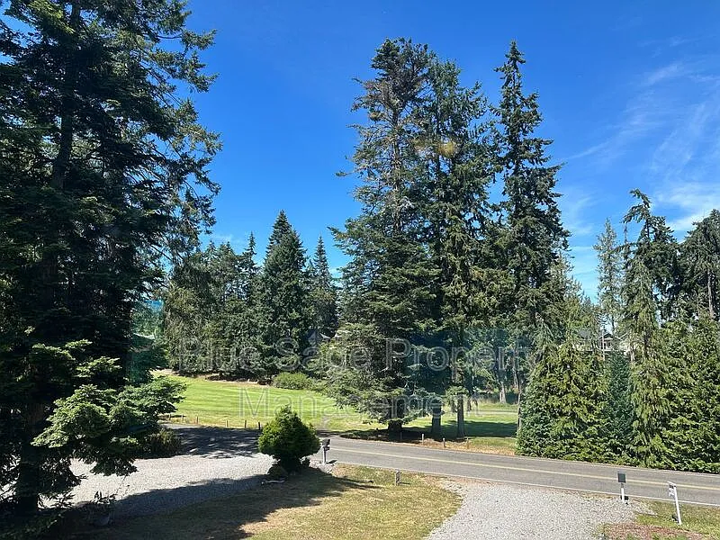3 bed, 2.0 bath, 1878 sqft, $2,850 — Photo 3