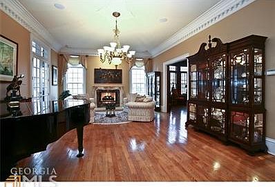 4th image of 1650 Sugarloaf Club Dr