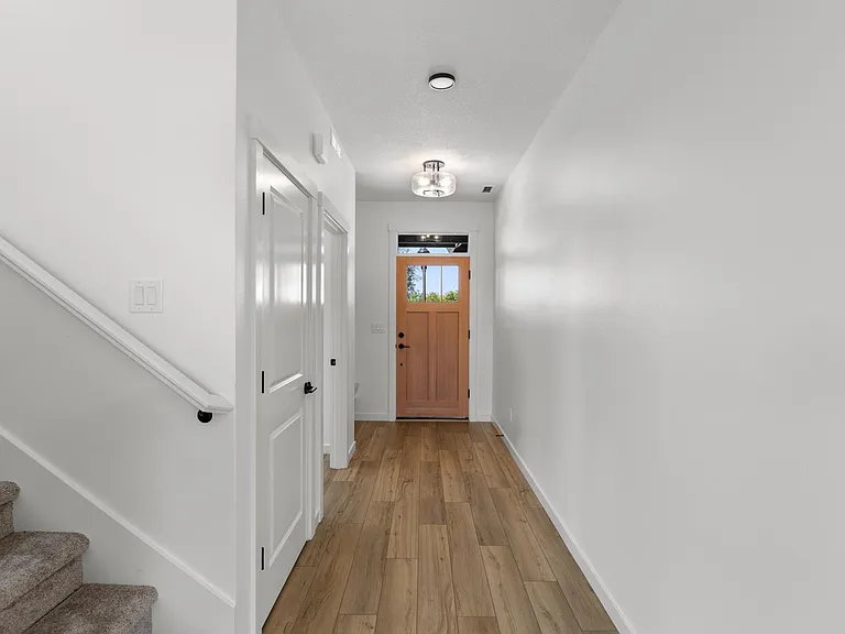 1513 W 14th Ave — Photo 18