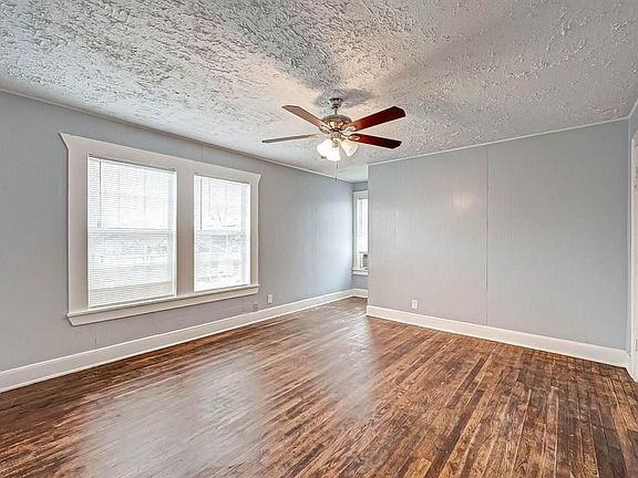 4th image of 203 1/2 N Eastwood St #1/2