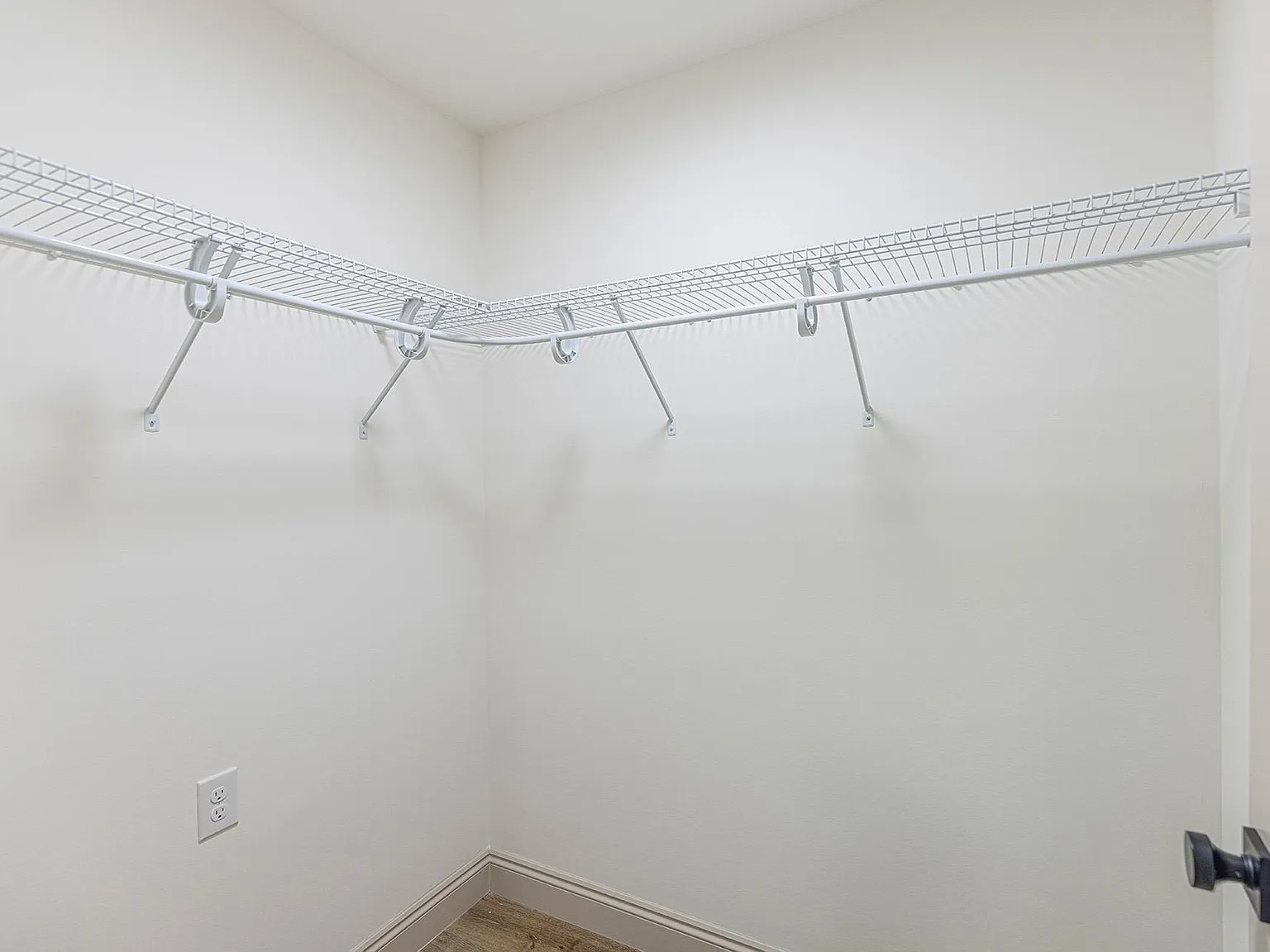 2 bed, 1118 sqft, $2,100 — Photo 4