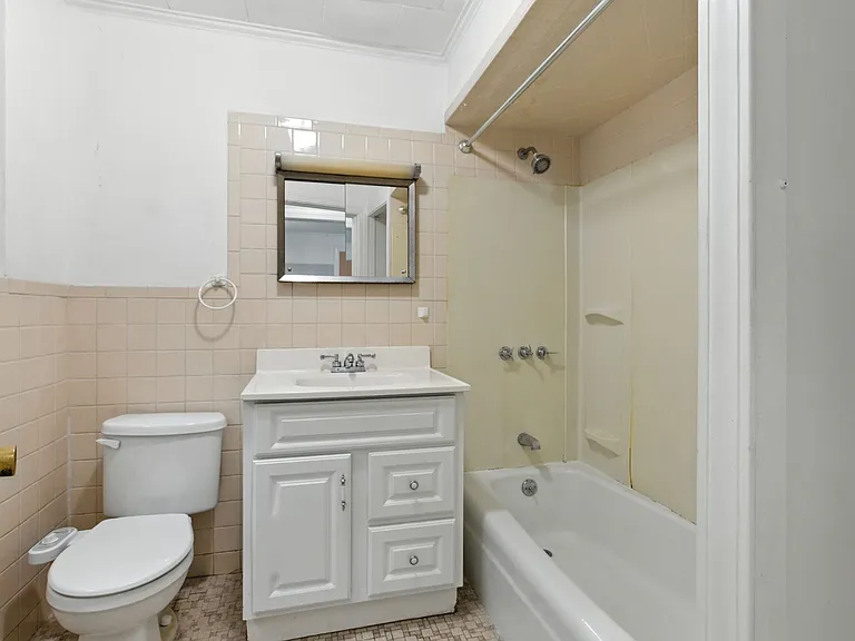 547 Broadway — Photo 27