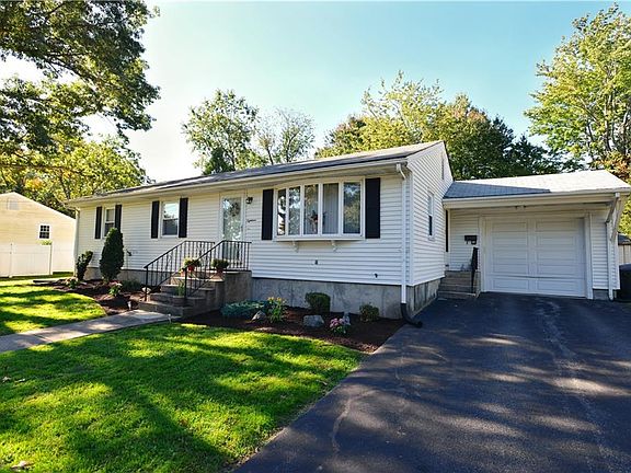 5th image of 18 Birchwood Dr