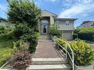 146 School Ln, Lido Beach, NY