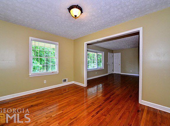 4th image of 1848 Beaver Dam Ln NE