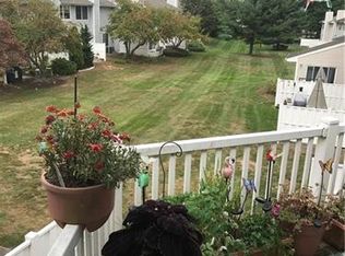 90 Woodmere Dr, Parlin, NJ 08859