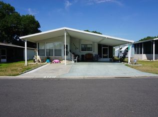 3201 Hickory Dr, Wesley Chapel, FL 33543