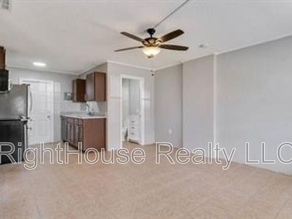 4th image of 1086 Hibiscus Ct APT 34