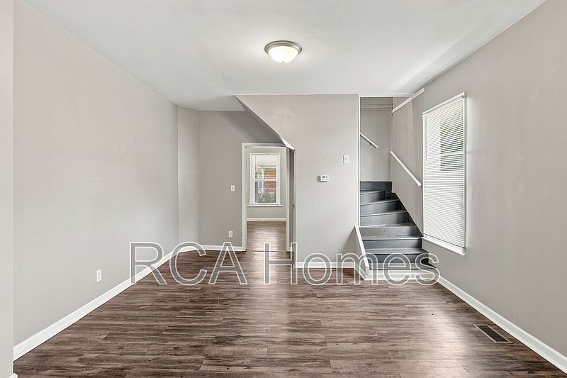 1st image of 1013 E Legrande Ave #1013