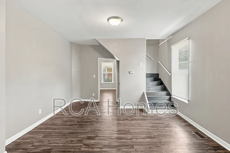 1013 E Legrande Ave #1013