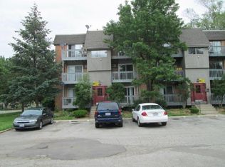 549 Ashland Ave #2D, Aurora, IL 60505