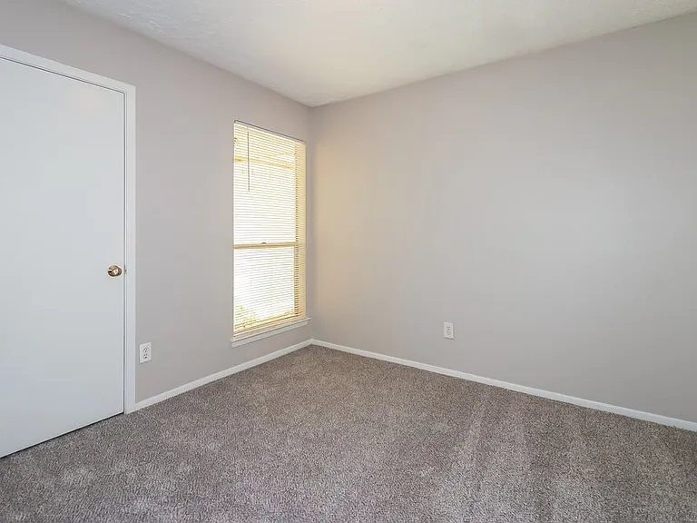 15826 Beechnut St — Photo 16