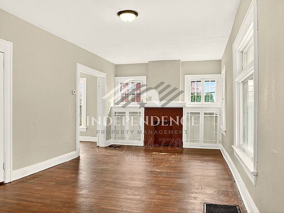 3rd image of 102 Rockwood Ave