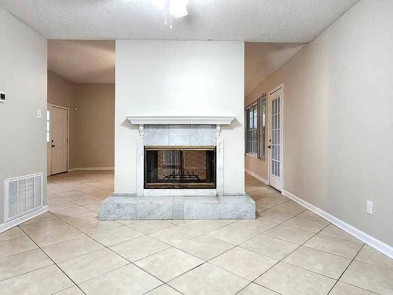 6808 Red Bud Ln — Photo 4