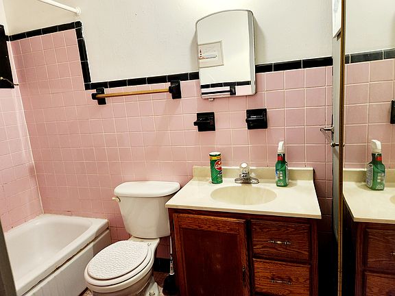 5th image of 6411 Randolph Ave