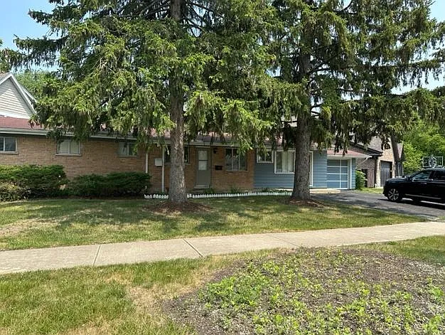 1433 N Race Ave — Photo 13