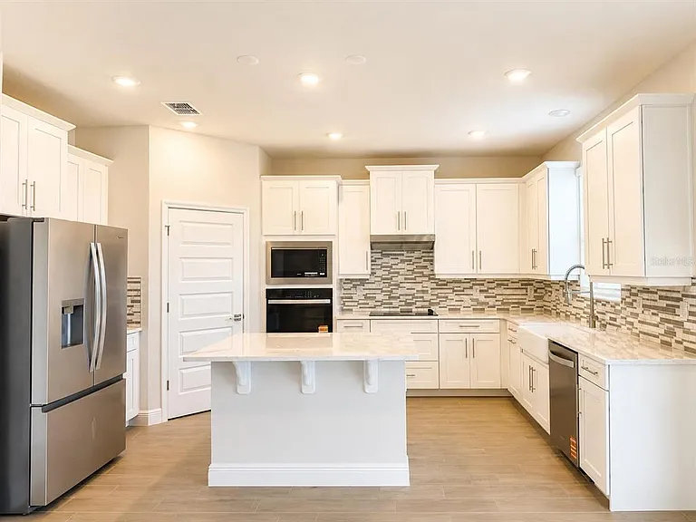 18035 Cider Mill Ln — Photo 21