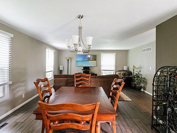 4th image of 3217 W Chadwick Ln