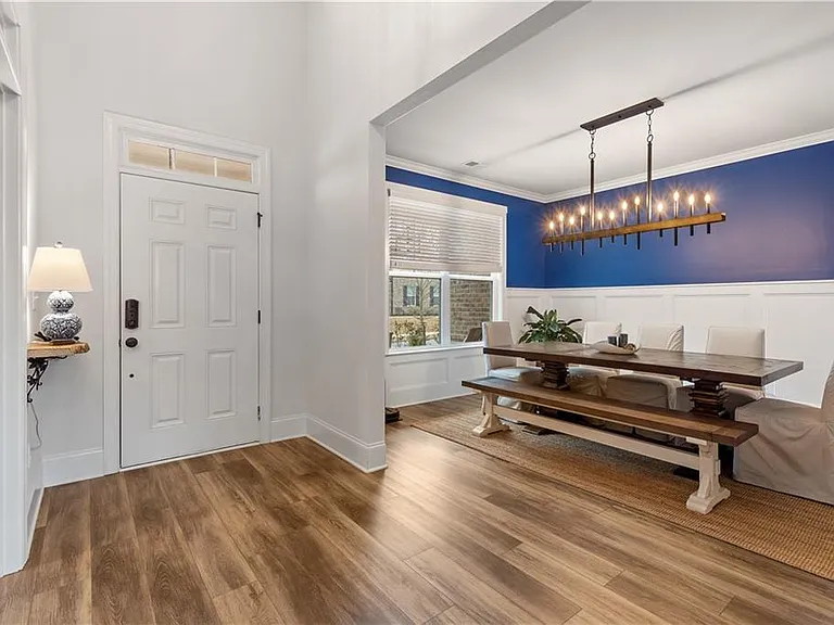 409 Carmichael Cir — Photo 6