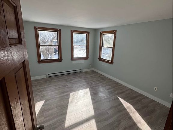 4th image of 75 Depot Rd APT A