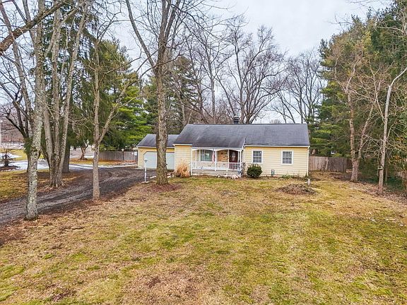 3rd image of 4628 Wyandotte Dr