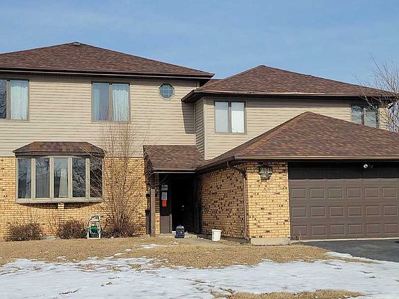 2nd image of 1526 Carson Ct