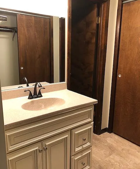 1 Bates Dr — Photo 11