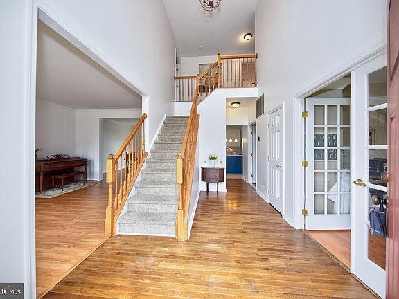 3rd image of 1109 Volos Ct