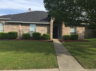 936 Waterview Dr, Cedar Hill, TX 75104