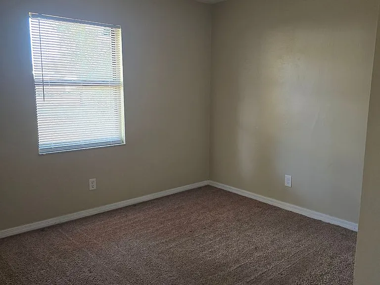 609 N Palm Dr — Photo 14