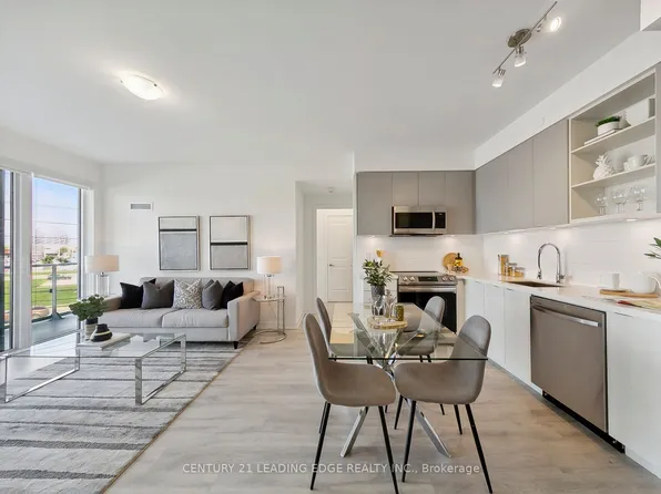 4655 Metcalfe Ave #302, Mississauga, ON L5M 0Y3