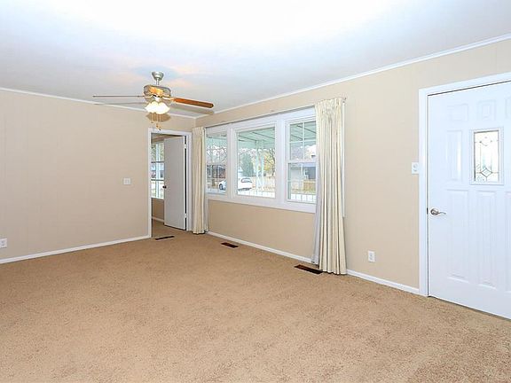 5th image of 225 Wayside Dr