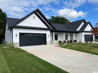 4430 Chestnut Dr, Bettendorf, IA 52722