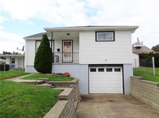 1125 Parkside Dr, Brackenridge, PA