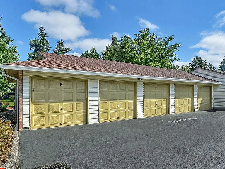 Garages Foothills Apartments Portland OR