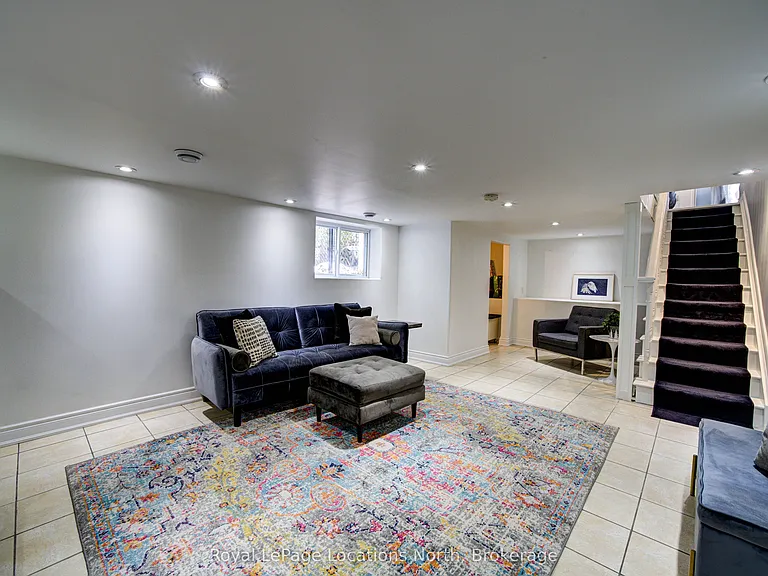 2 Maplewood Dr — Photo 28